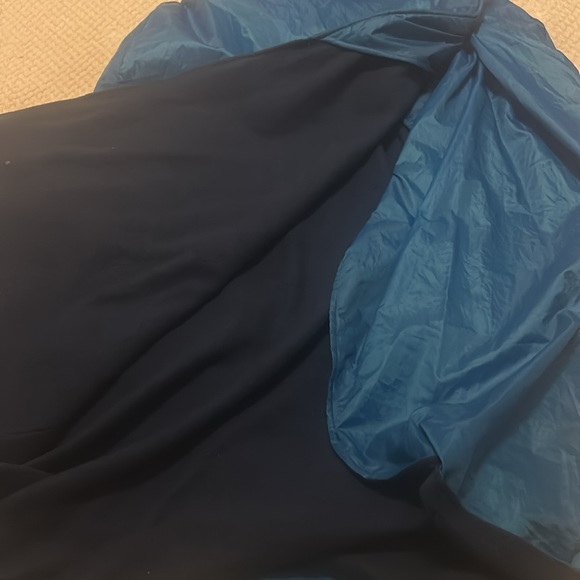 NYC Marathon Poncho - Picture 3 of 3